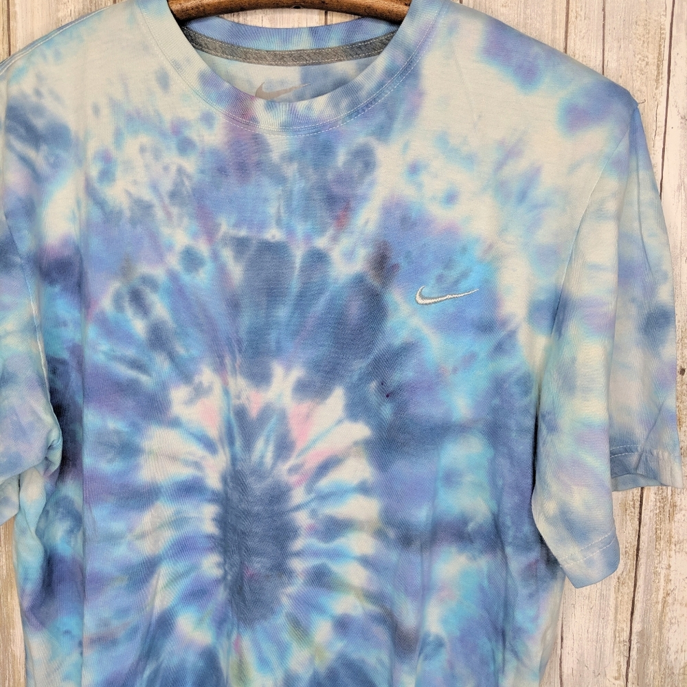 Nike Swoosh Tie Dye T-shirt Large - Picture 2 of 7